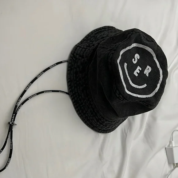 SER.O.YA | Accessories | Seroya Nyc Washed Denim Bucket Hat  display picture 3